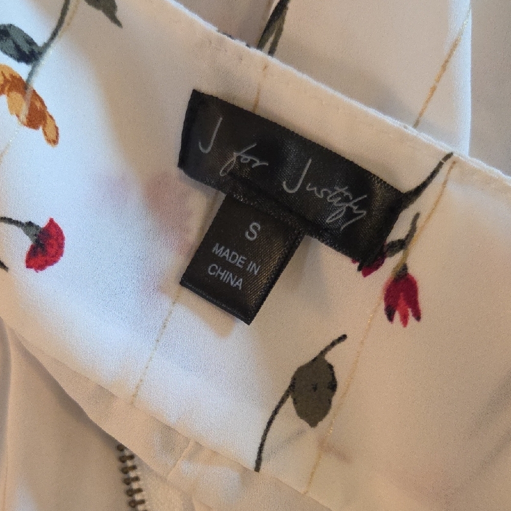 White Floral Gold Stripe Zipper Blouse With Pockets - Picture 7 of 7